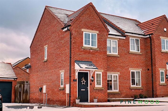 3 Bedroom Semi-Detached House For Sale In Almond Avenue, Barlborough, Chesterfield, Derbyshire, S43