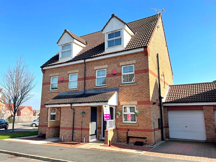 3 Bedroom Semi-Detached House For Sale In Buckingham Court, Harworth, Doncaster, DN11