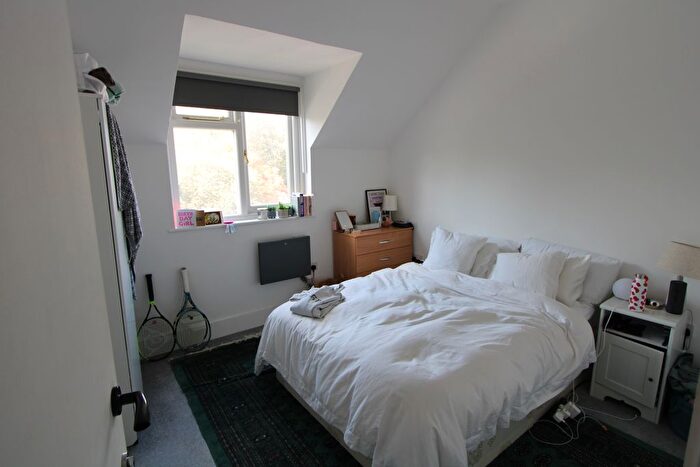 4 Bedroom Flat To Rent In Nightingale Lane, Wandsworth, SW12