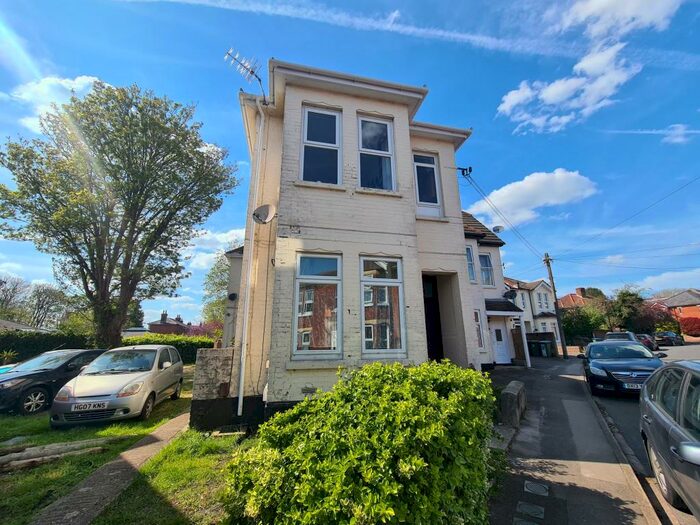 1 Bedroom Ground Flat To Rent In West Road, Woolston, SO19