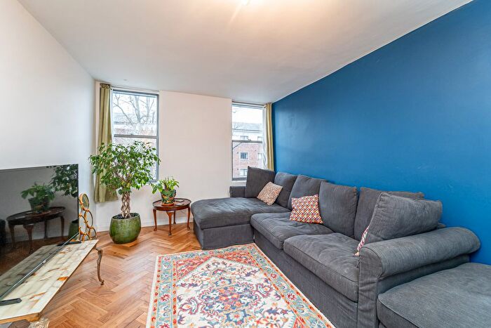 3 Bedroom Flat For Sale In Caldy Walk, Islington, London, N1