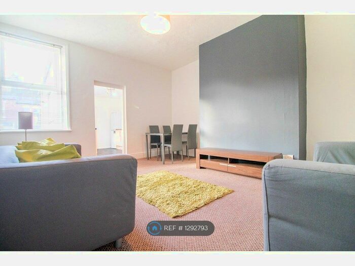 3 Bedroom Maisonette To Rent In Wingrove Avenue, Newcastle Upon Tyne NE4