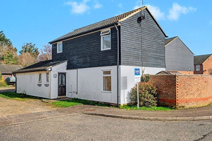 3 Bedroom Detached House For Sale In Cawkwell Close, Chelmer Village, Chelmsford, CM2