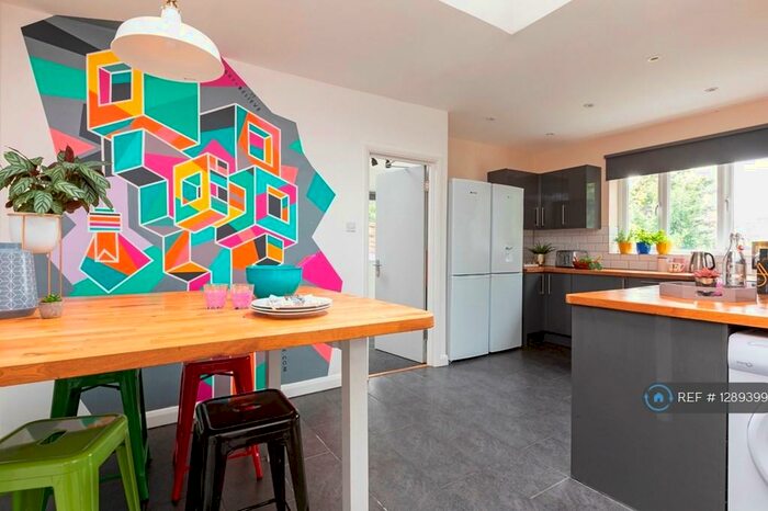 9 Bedroom Semi-Detached House To Rent In Ashurst Road, Brighton, BN2