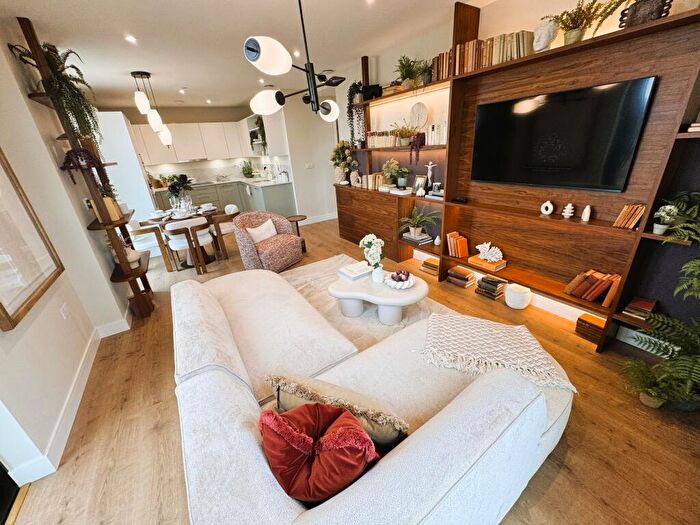 2 Bedroom Apartment For Sale In Twelve Tree Park, E15