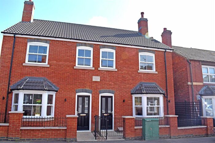3 Bedroom Semi-Detached House To Rent In Jubilee Street, Irthlingborough, NN9