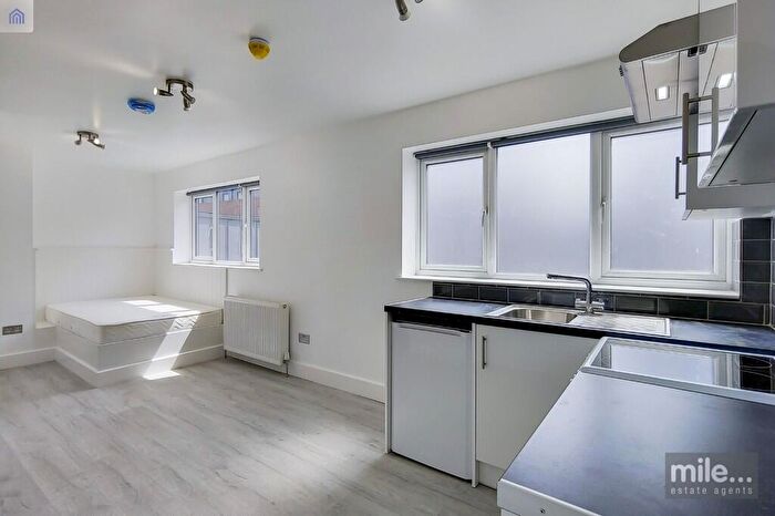 Studio To Rent In Sunnyside Terrace, London, NW9