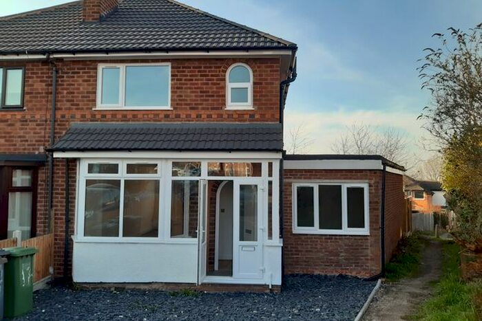 3 Bedroom Semi-Detached House To Rent In Hillside Croft, Solihull, West Midlands B92