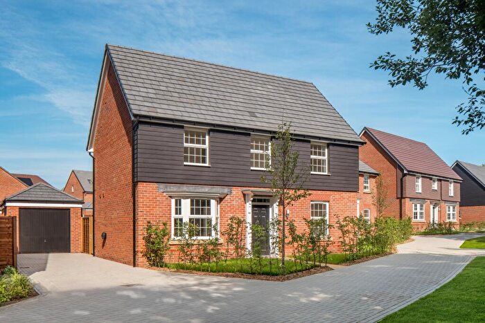 4 Bedroom Detached House For Sale In Nine Mile Ride Extension, Finchampstead, Berkshire, RG40