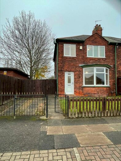 3 Bedroom Semi-Detached House To Rent In Second Avenue, Grimsby, DN33