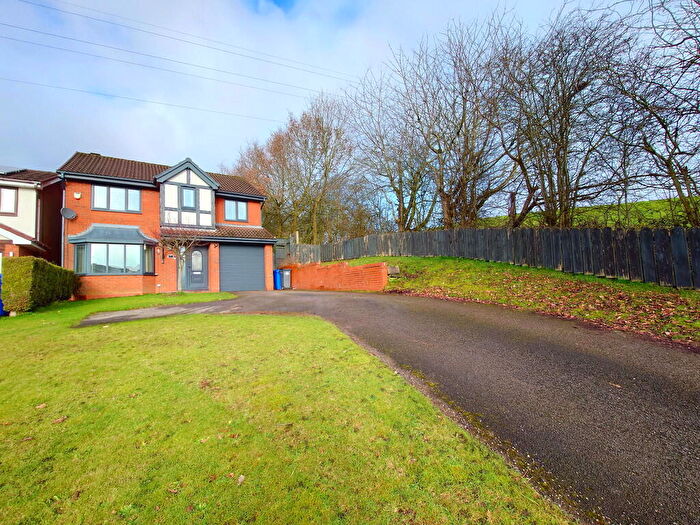 4 Bedroom Detached House For Sale In Silverstone Crescent, Packmoor, Stoke-on-Trent, ST6