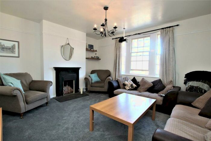 2 Bedroom Flat To Rent In Lower Oldfield Park, Bath, BA2