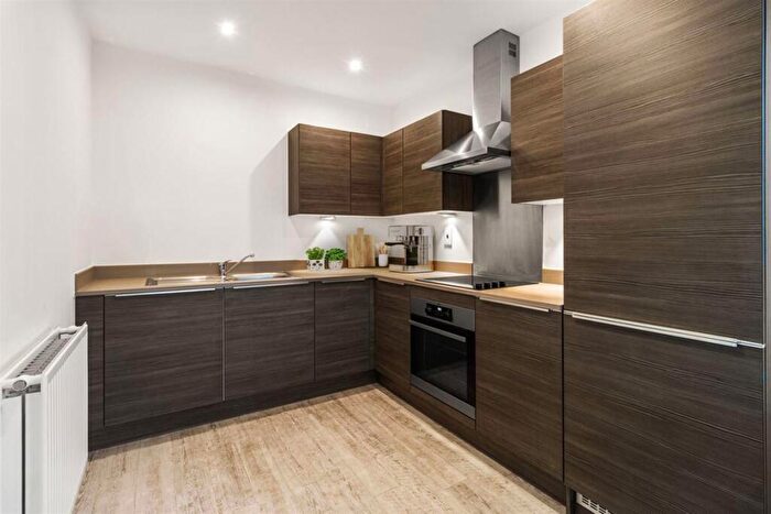 3 Bedroom Flat To Rent In Fizzy Walthamstow, D Blackhorse Lane, Walthamstow, E17