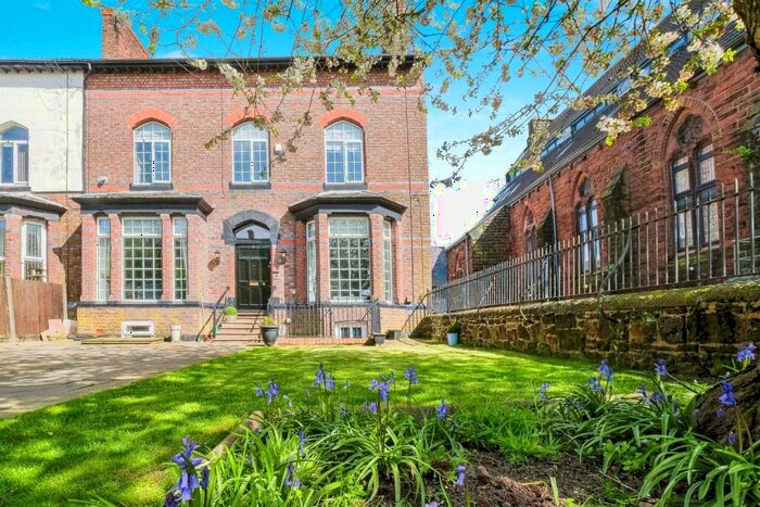 6 Bedroom End Of Terrace House For Sale In Greenfield Road, Liverpool, L13