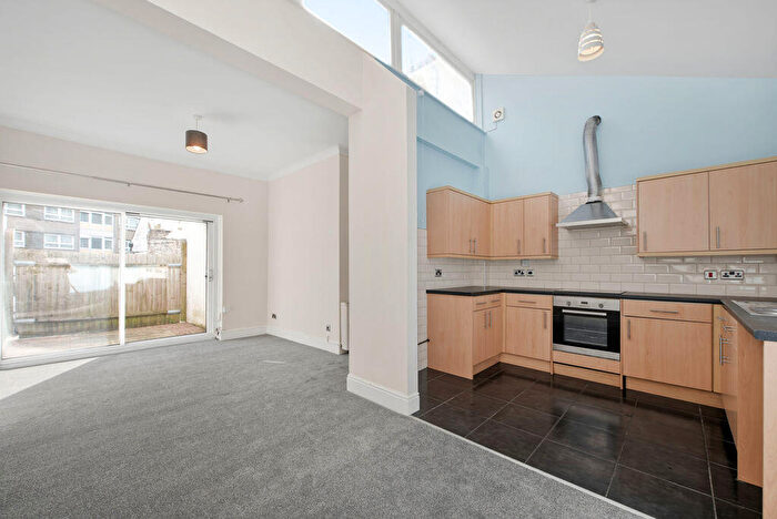 1 Bedroom Apartment To Rent In Ordnance Row, Portsmouth, PO1