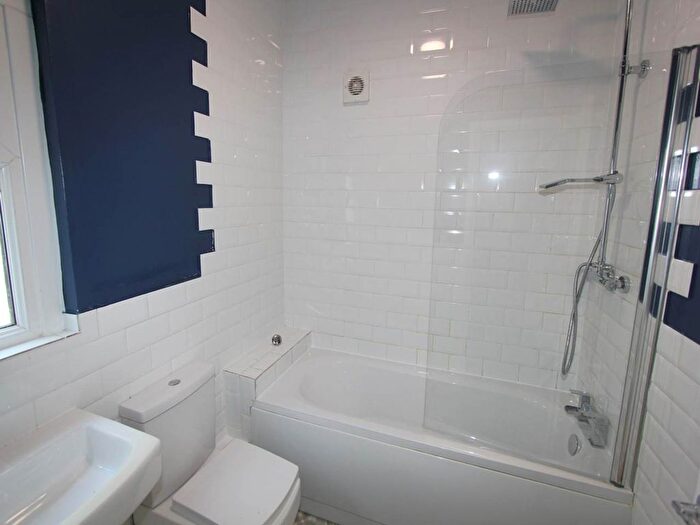 2 Bedroom Flat To Rent In Broad Street, Barry, CF62