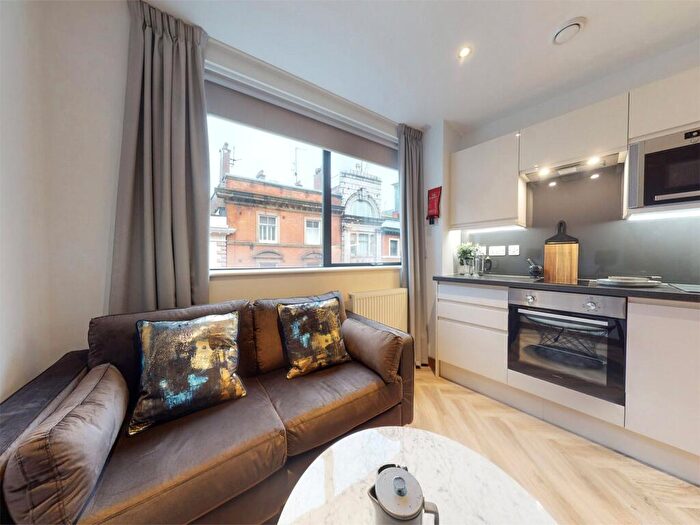 Apartment To Rent In Apt, Live Oasis Deansgate #, M2