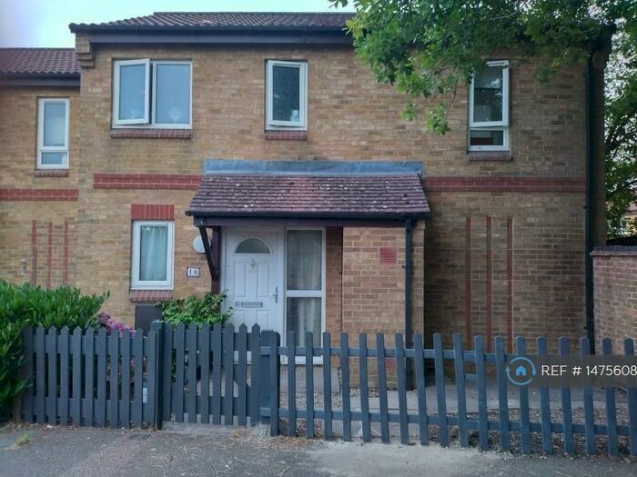 3 Bedroom Semi-Detached House To Rent In Bicester, Bicester, OX26