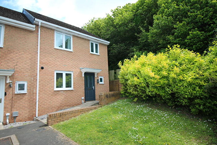 3 Bedroom End Of Terrace House For Sale In Hilltop View, Langley Park, Durham, DH7