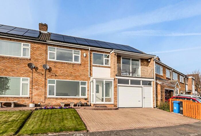 5 Bedroom Semi Detached House For Sale In Valerian Avenue, Heddon-On-The-Wall, Newcastle Upon Tyne, NE15