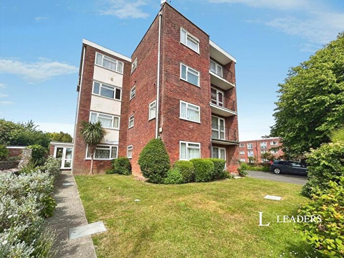 2 Bedroom Flat To Rent In Shelley Road, Worthing, West Sussex, BN11