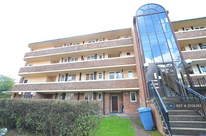 2 Bedroom Flat To Rent In Minster Court, Liverpool, L7