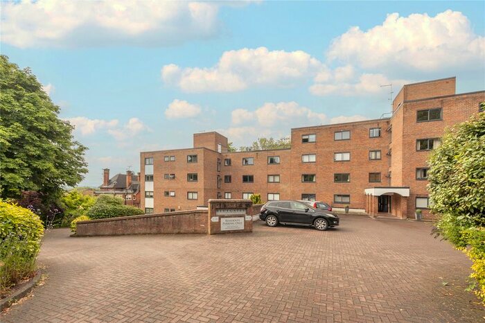 3 Bedroom Flat To Rent In Belvedere Drive, London, SW19