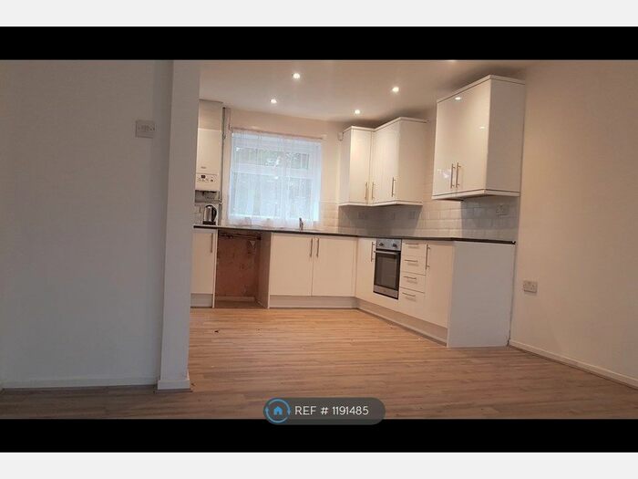 2 Bedroom End Of Terrace House To Rent In Summersgill Close, Heywood OL10