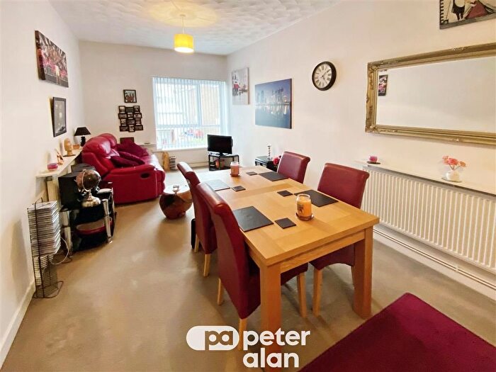 2 Bedroom Flat To Rent In Dean Street, Aberdare, CF44