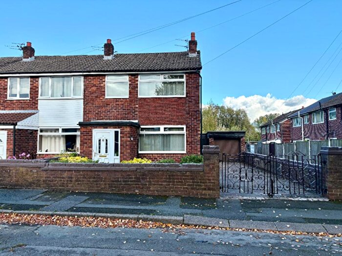 3 Bedroom Town House For Sale In Price Street, Farnworth, Bolton, BL4