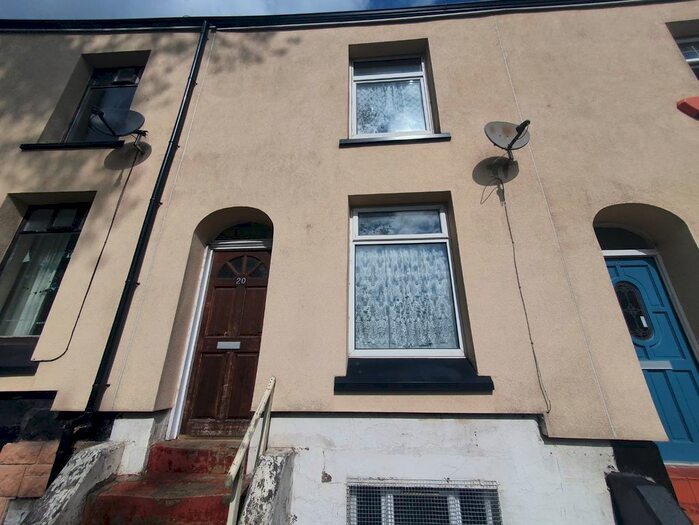 2 Bedroom Terraced House To Rent In East View, Rochdale, OL16