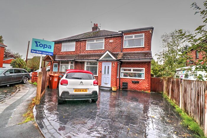 3 Bedroom Semi-Detached House For Sale In Edward Avenue, Stockport, SK6