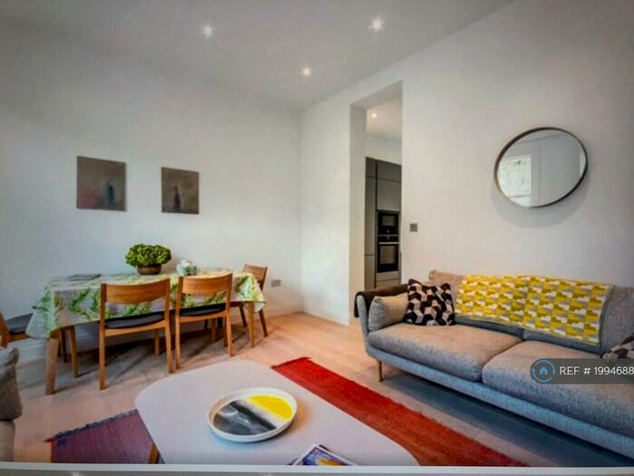 3 Bedroom Maisonette To Rent In Avenell Road, London, N5