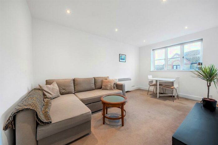 1 Bedroom Apartment To Rent In Brunswick Quay, Surrey Docks, SE16