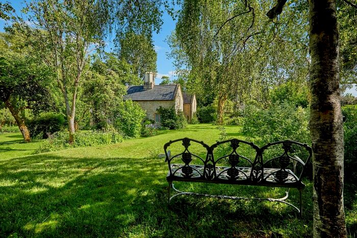 5 Bedroom House To Rent In , OX18