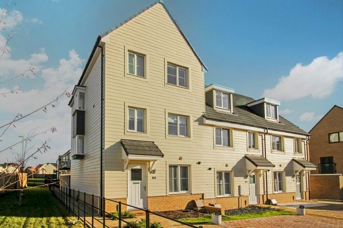 4 Bedroom Terraced House To Rent In Cashmere Drive, Andover SP11