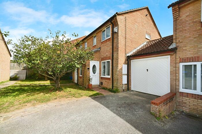 3 Bedroom Semi-Detached House For Sale In Lulham Close, Telscombe Cliffs, Peacehaven, BN10