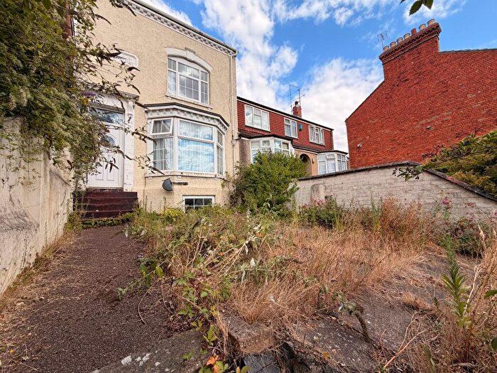 3 Bedroom House To Rent In Weedon Road, Northampton, NN5