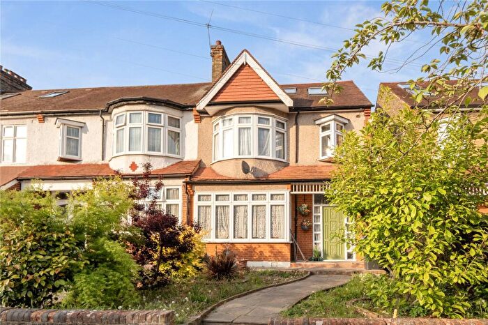 4 Bedroom End Of Terrace House For Sale In Berkeley Gardens, Winchmore Hill, London, N21