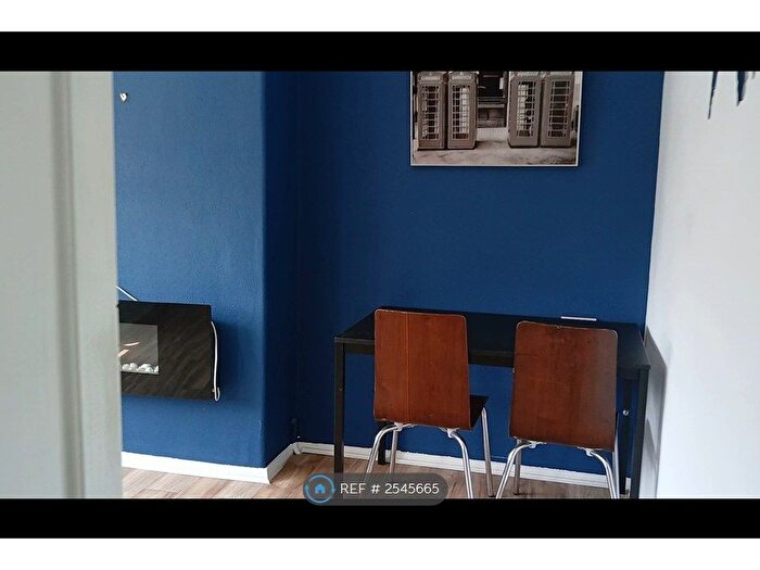 2 Bedroom Flat To Rent In Woodstock Avenue, Cheadle Hulme, Cheadle, SK8