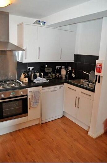 2 Bedroom Flat To Rent In Rookery Road, Selly Oak, Birmingham, B29