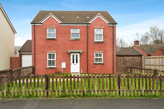 3 Bedroom Detached House For Sale In Naas Lane, Gloucester, Gloucestershire, GL2