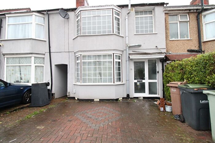 6 Bedroom Terraced House To Rent In Runley Road, Luton, LU1