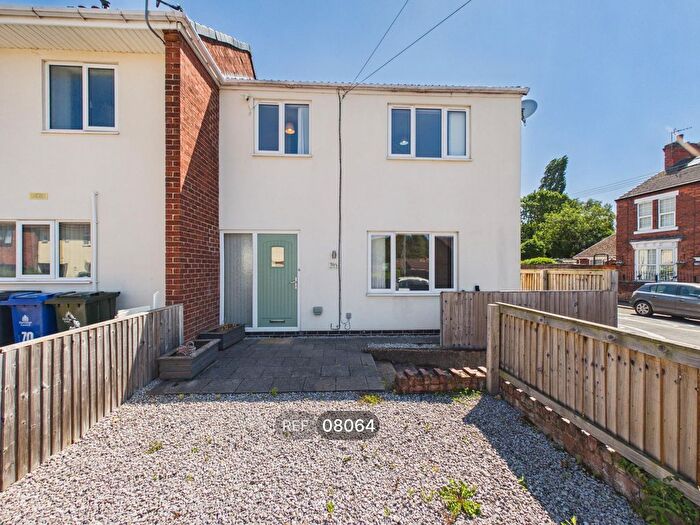 4 Bedroom Semi Detached House To Rent In Queen Street, Thorne, Doncaster, DN8