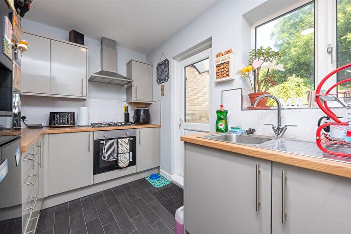 3 Bedroom Terraced House For Sale In Darnley Road, Rochester, ME2