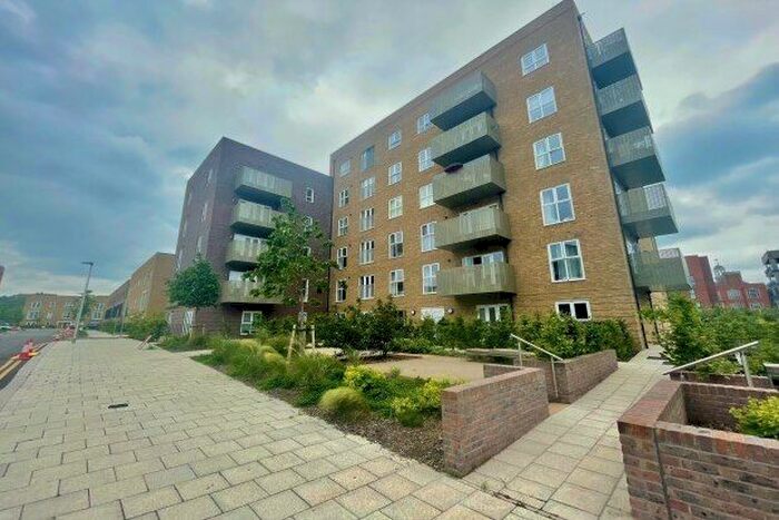 1 Bedroom Flat To Rent In Glenway Road, Rochester, ME1