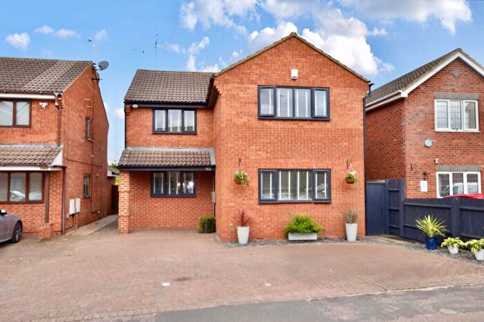 4 Bedroom Detached House For Sale In Vandyke Road, Leighton Buzzard, LU7