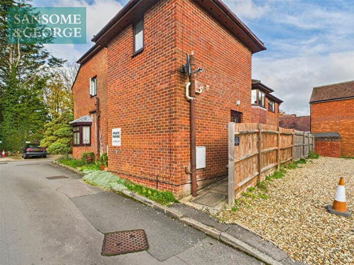 Apartment For Sale In Phoenix Court, Kingsclere, Newbury, Hampshire, RG20