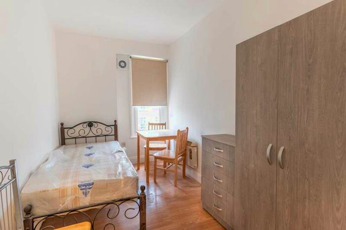 Flat To Rent In Ladbroke Grove, Ladbroke Grove, W10