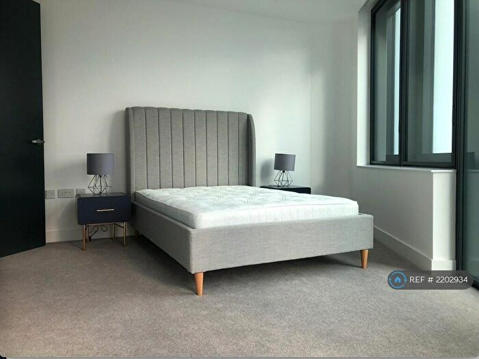 1 Bedroom Flat To Rent In London, London, E14